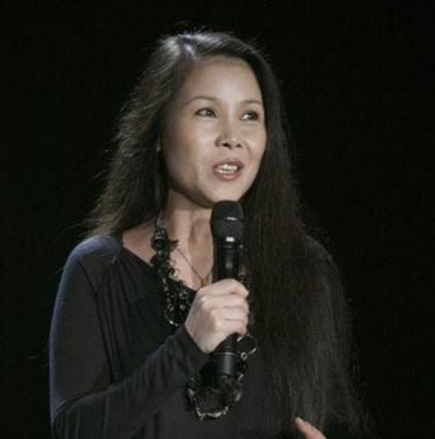 揭颁奖黑幕，破圈内潜规则，因不良爱好走下神坛的田震现状如何？