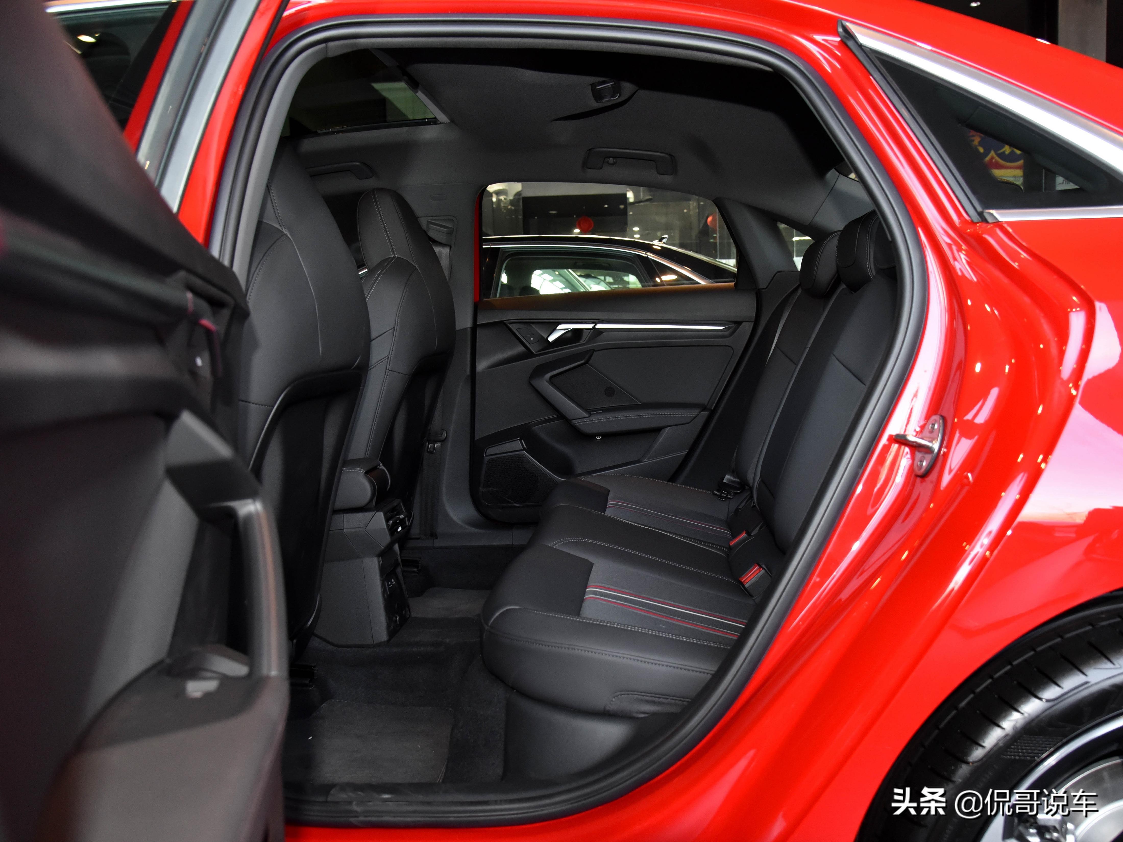 加长的新车，豪华入门三厢油耗低，价格还不贵，实拍奥迪A3