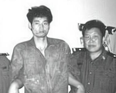 97年江西第一悍匪万光旭，独自对战37名军警，两小时后被当场击毙