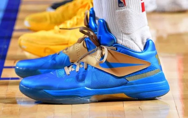 KD4即将复刻：一双“千年老二”战靴？