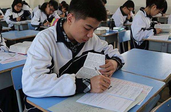 高考结束后，才发现“火箭班”和“普通班”的差距，选错悔不当初