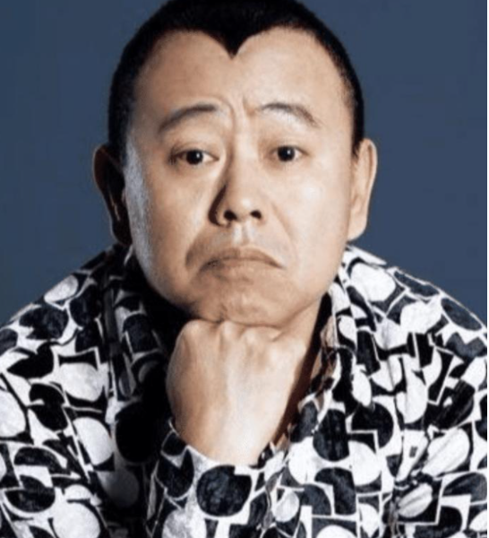 从老艺术家到"潘子",潘长江为何"晚节不保"沦为全网笑柄?