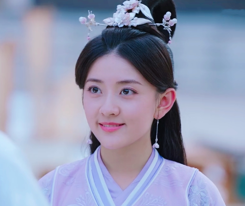 吴倩结婚后热度下降，梁洁凭借新剧逆袭，新的华策一姐要出现了