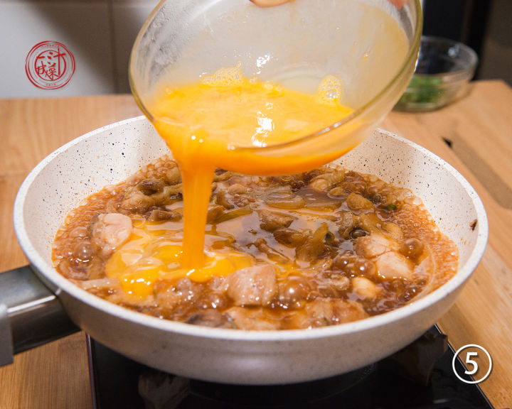 亲子丼，完美融合鸡肉和鸡蛋的日式盖饭，春节用食物对父母说感谢