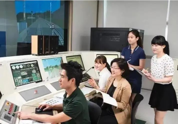 高收入大学专业排名，学历和收入成正比，榜首月薪上万不是梦