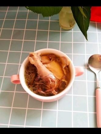 茶树菇炖鸡汤的功效(餐桌美味，滋补养生新境界)