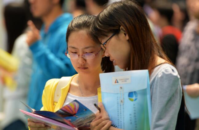 大一新生入学一个月，揭开了很多人的自卑，学姐讲述亲身经历