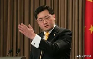 黑山汽车站对面女子事件引发关注（2021年11月15日）