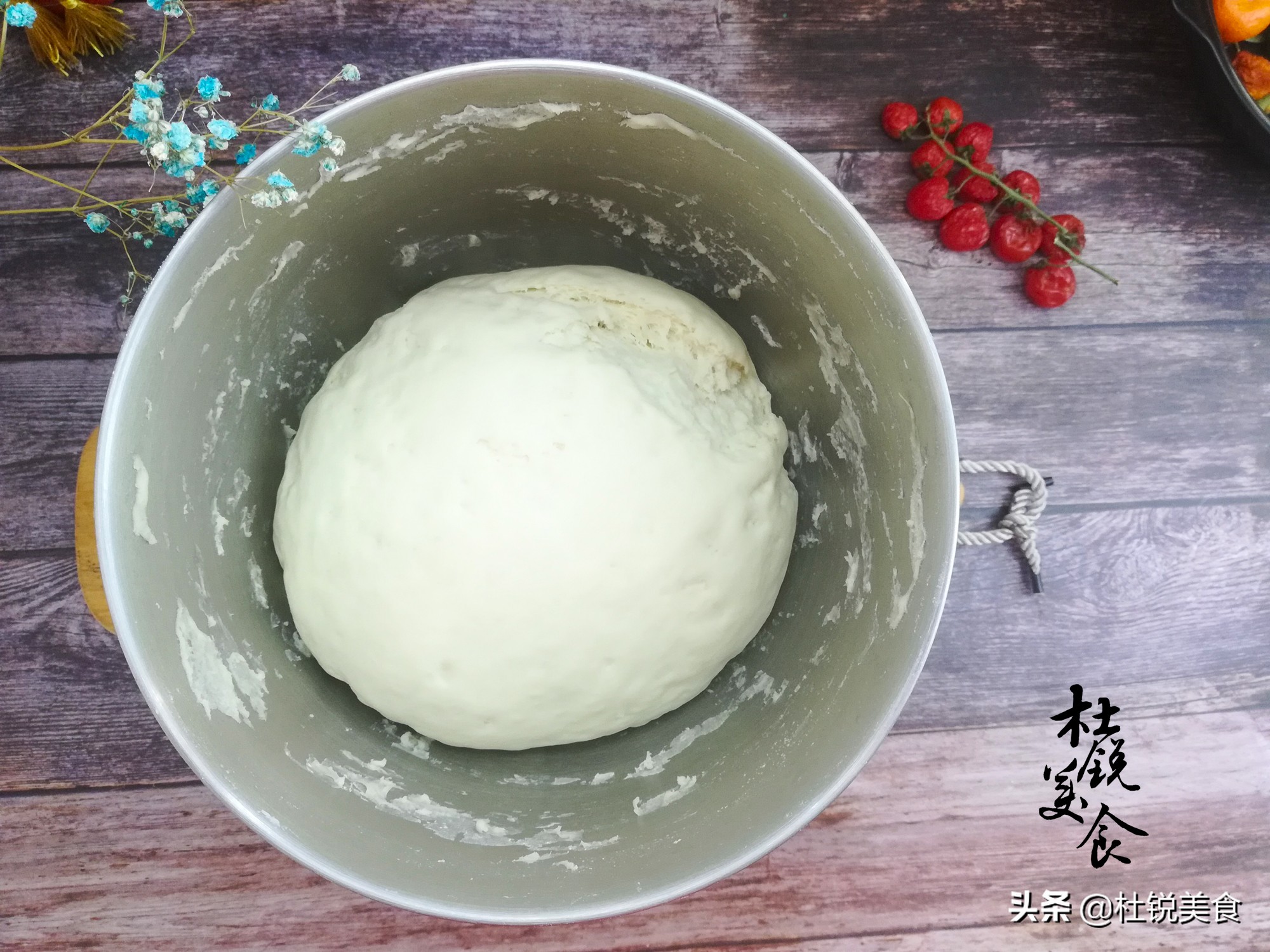 自从学会烙“发面饼”，家中很少蒸馒头，香软纯发面，老少都爱吃