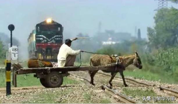 奋起直追到全面超越，中国铁路总里程，如何是印度的2倍？