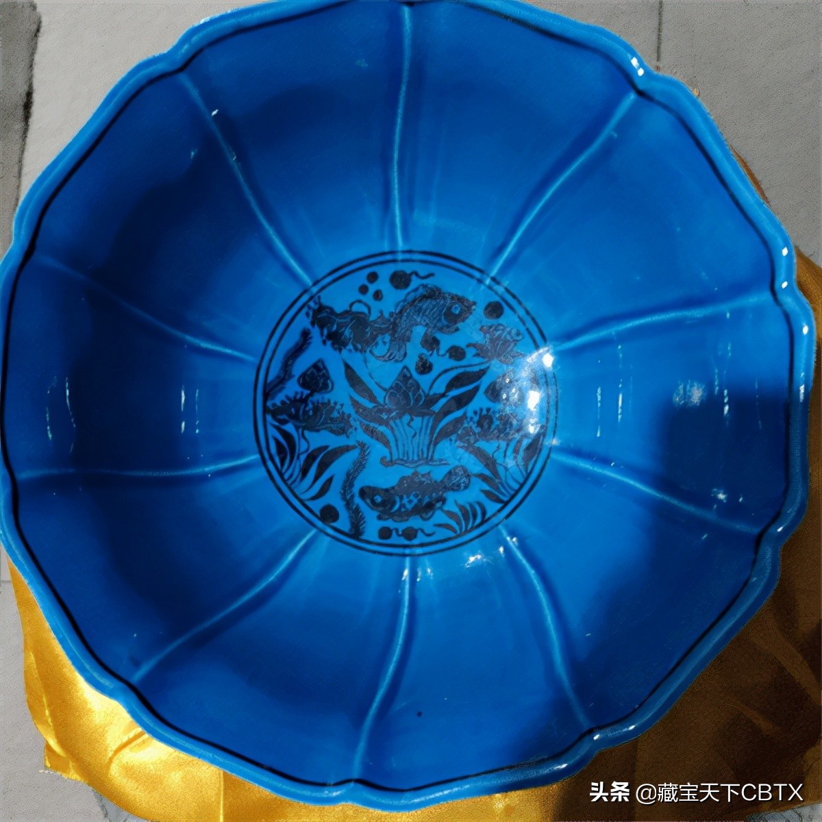 藏宝天下 | 历朝历代蓝釉瓷器鉴赏，如何鉴定是关键