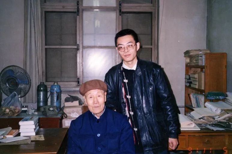 这个在日本定居的北京作家一生致力研究中日戏曲，为古老唤出生色