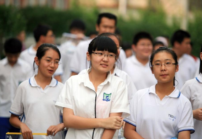 高考迎来好消息，辽宁考生今年高考录取率或将升高，家长很高兴