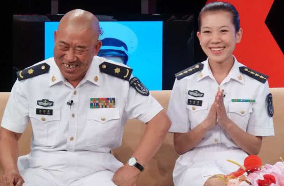 杜旭东：演反派都不用化妆，嘴一歪眼一蔑，观
