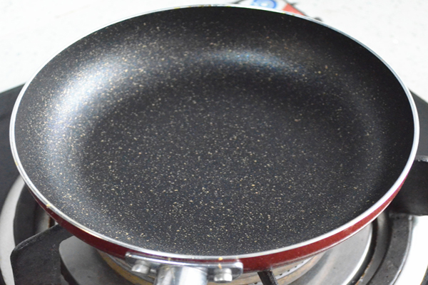 聚四氟乙烯涂层不粘锅有毒吗 -生活知识库-动动脑