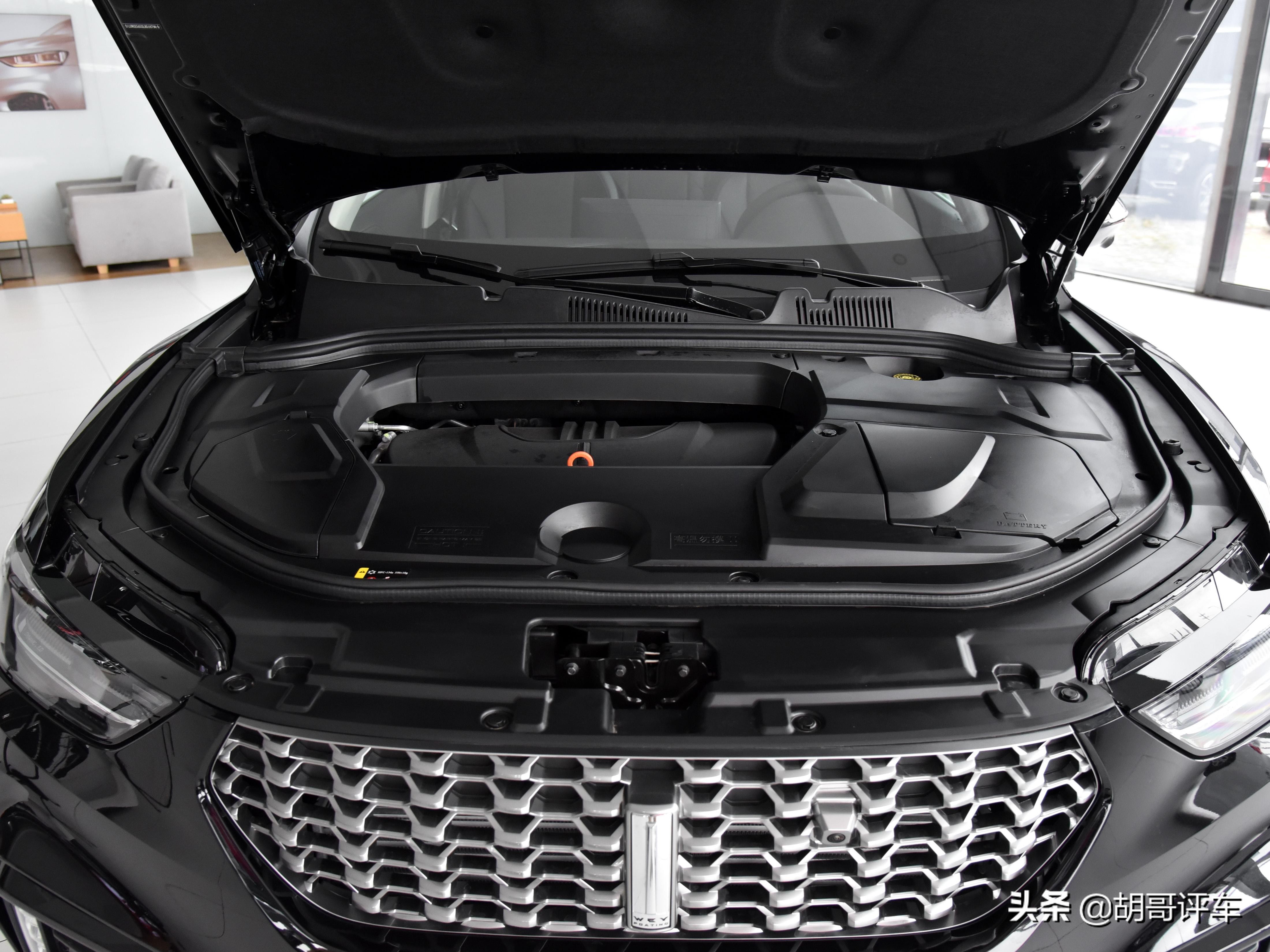 豪华感十足的国产SUV，空间大还好开，实拍WEY VV5