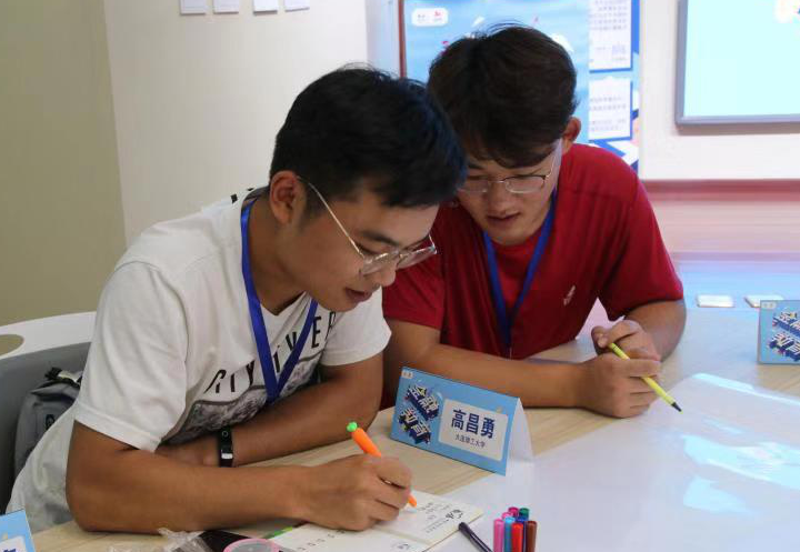 毕业后才发现，文科生最“吃香”的三类专业，过来人悔不当初