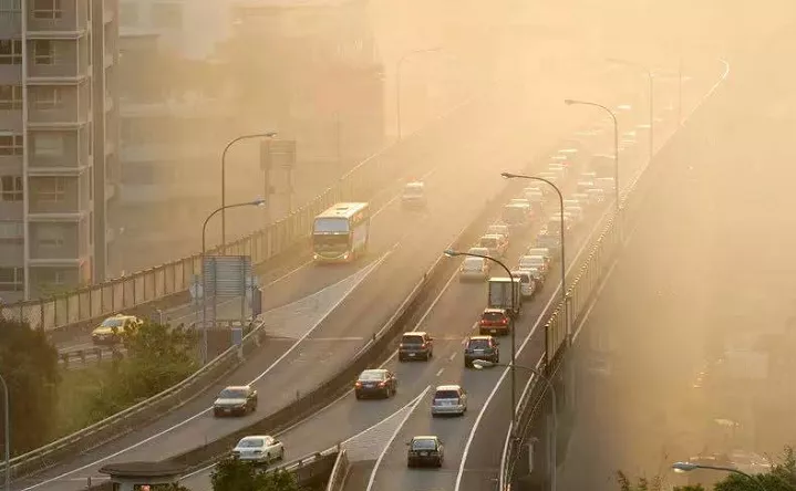 大众小车高速飙到174km/h，创下10月最快记录！司机甩锅：车子性能好！