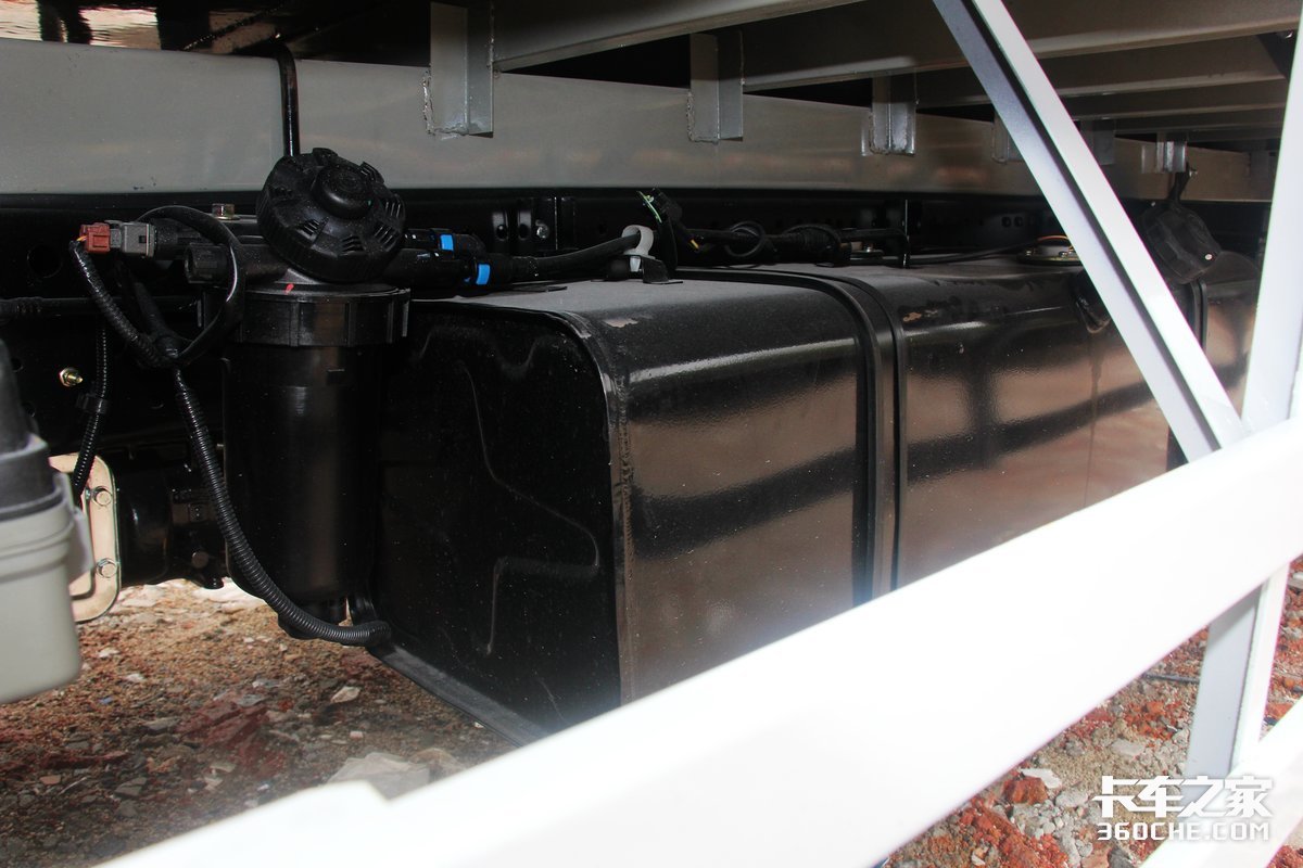 �����ʻ����4KH1����������ʵ������M100�����Ῠ