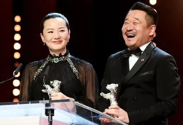 情史干净的10位女星，每一对都能拍成偶像剧，有人和初恋相守38年