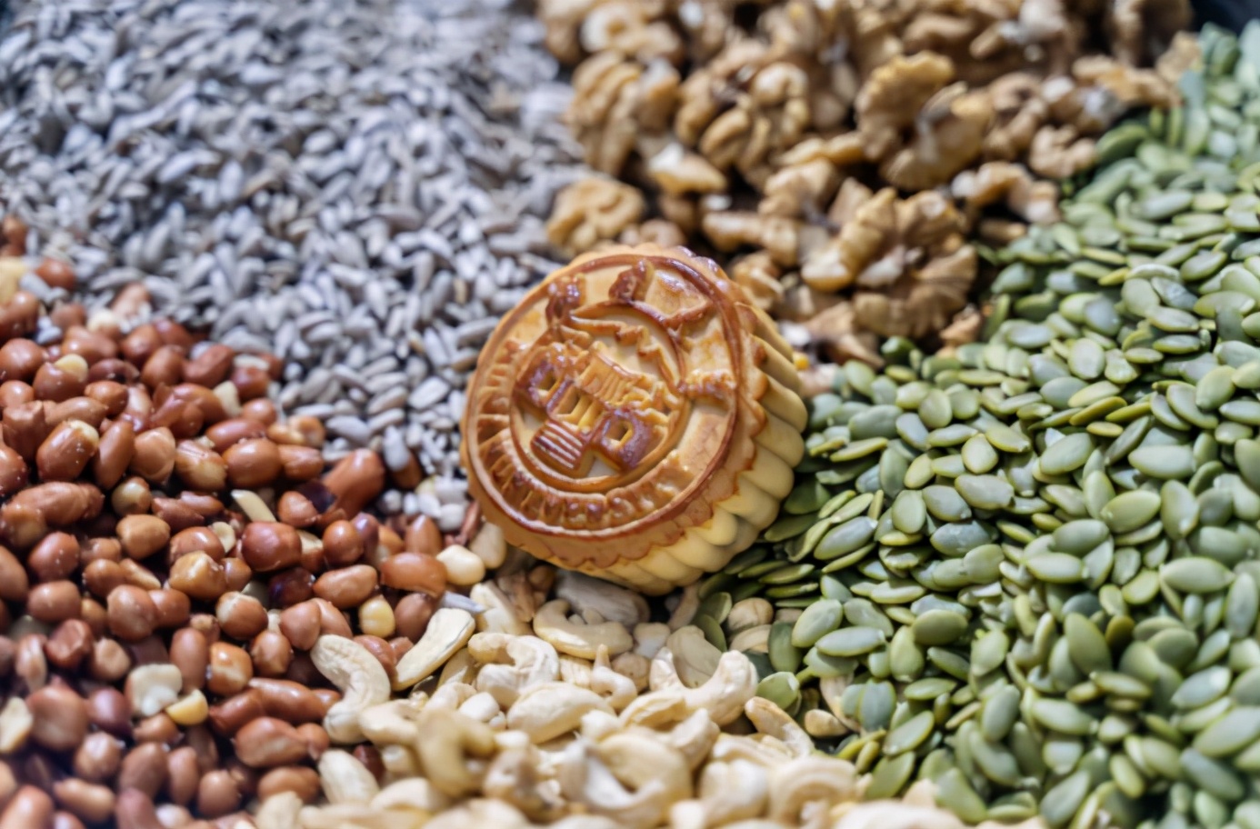 人民日报聚焦！湖南大学坐拥三条“地铁校车”，其中一条直达宿舍门口！