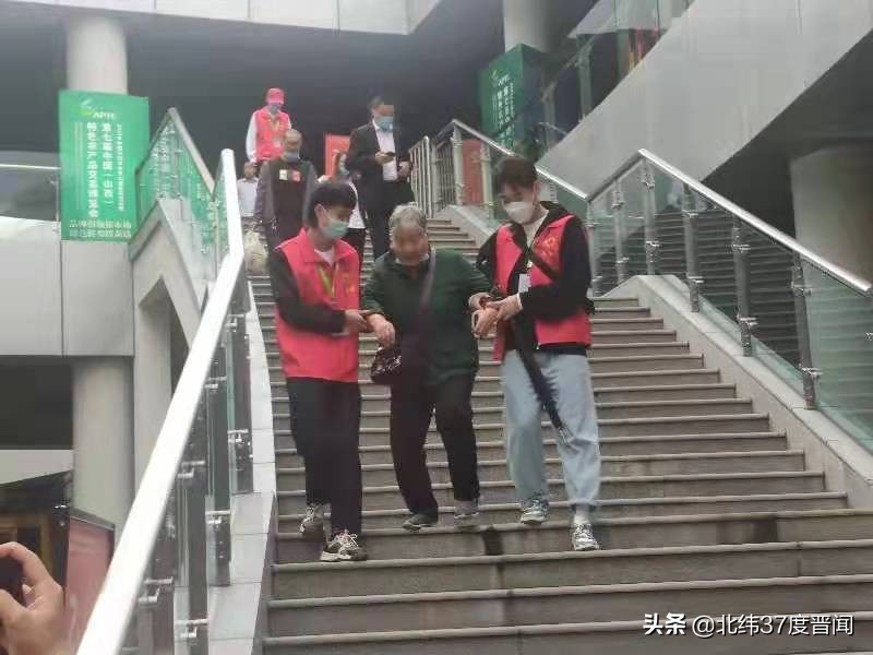 “山西泰捷龙汽车租赁”为“博览会免费专线”提供最优质服务