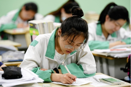 看过这些1977年的高考试卷，如果放在今天，你能考多少分？