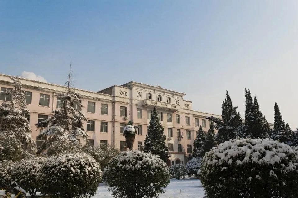 回味洛阳工学院北院的标志性建筑