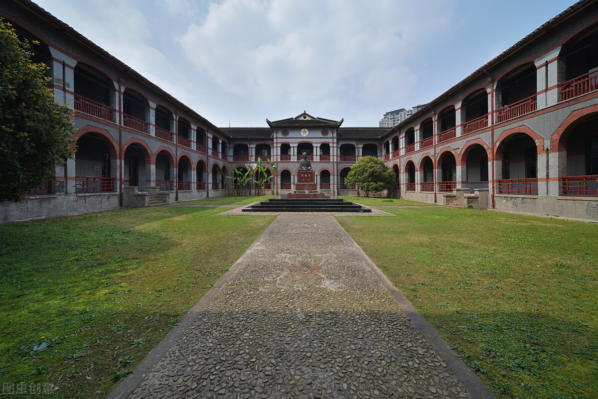 培养出林语堂、张爱玲、邹韬奋的学校，你不知道但不代表它不知名