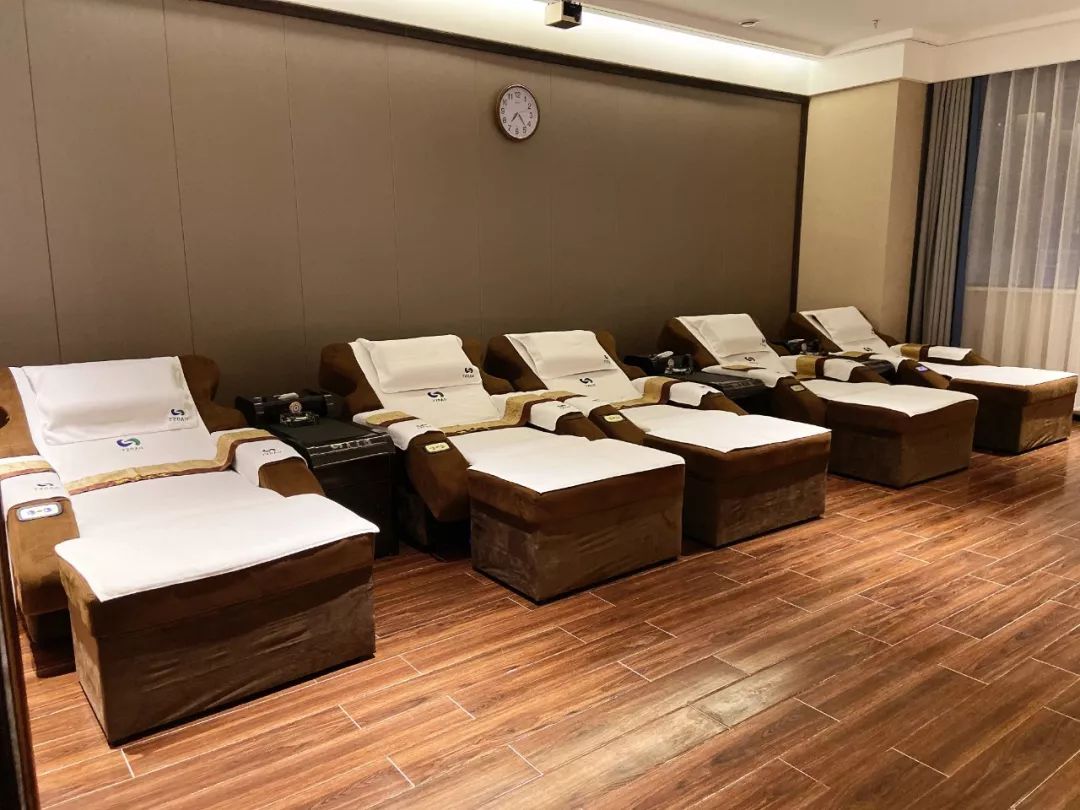 感恩节 驻马店60岁以上老人凭身份证可到天之道足浴免费做足浴