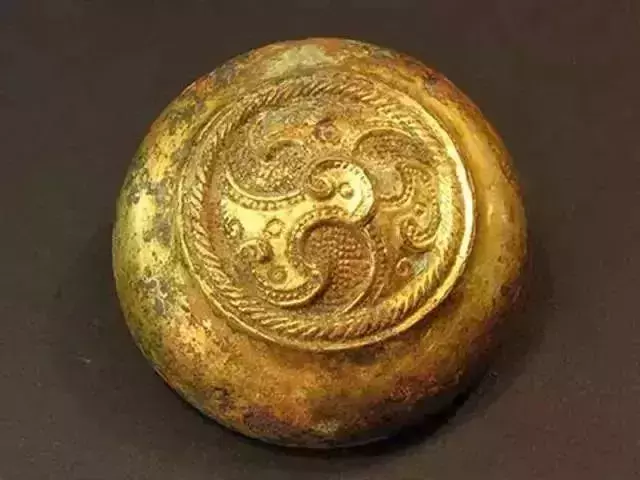 清华大学内惊现95座古墓，西安高校：我们默默看着...