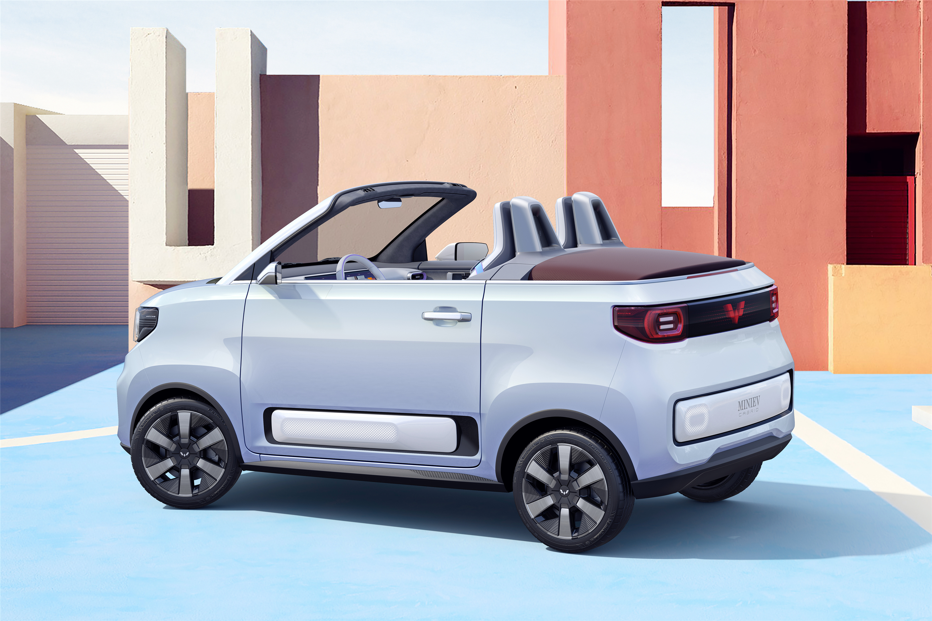 2座软顶敞篷!8万左右的宏光miniev敞篷车值不值?