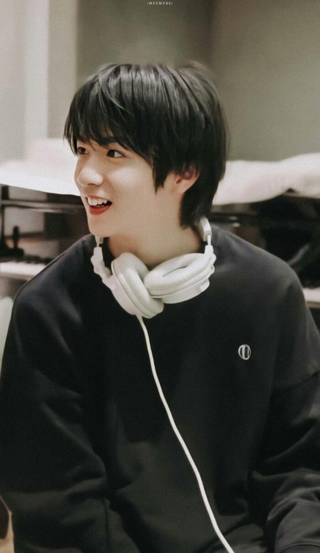 刘耀文现身重点高中上课，被网友举报走后门，官方：未录取