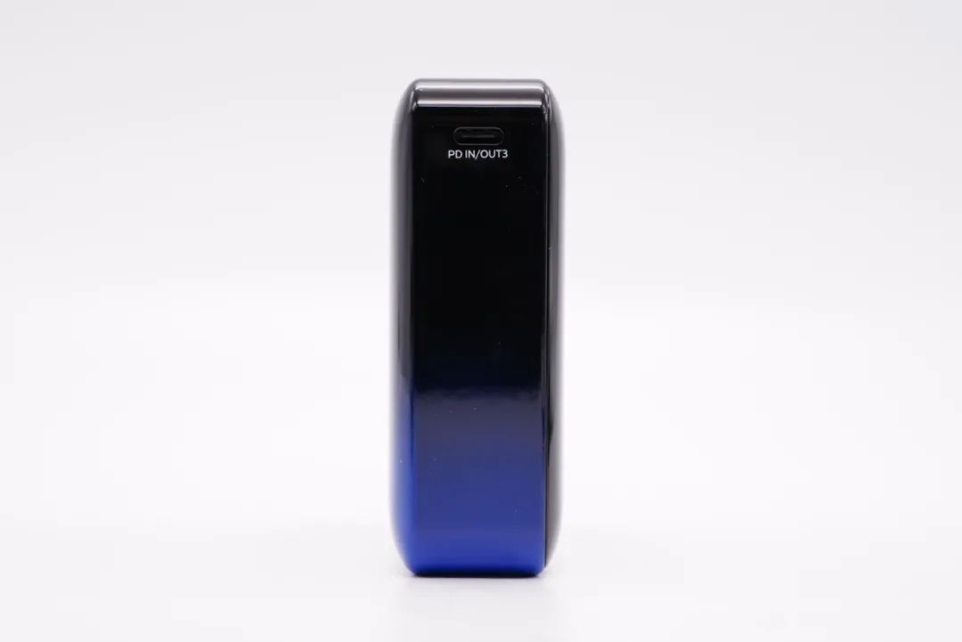 拆解報告：NOKIA諾基亞22.5W快充移動(dòng)電源P6202-充電頭網(wǎng)