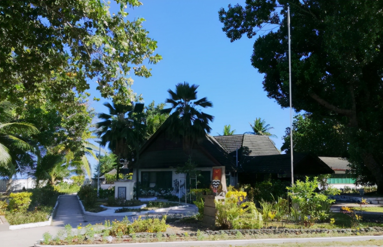 最孤独的外交官：住草房吃苔藓，一人撑起大使馆，孤岛独守3年