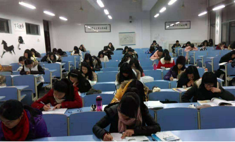 为什么大一要上“晚自习”，大二以后就不用了？过来人告诉你答案