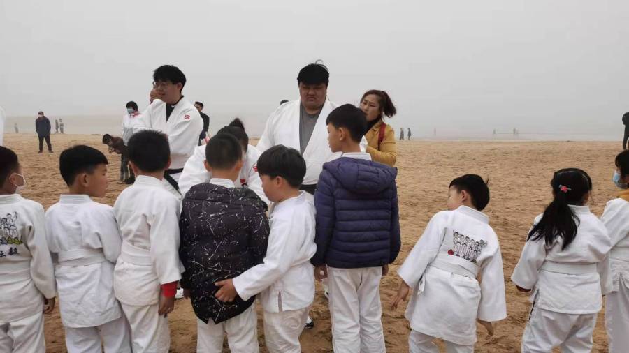 国家队六个奥运名额独占两席 青岛柔道从沙滩走向世界