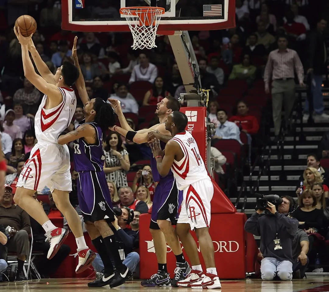 nba中国赛为什么如此特别(不懂中国市场还想吸血中国篮球！NBA的野心是如何一步步破产的)