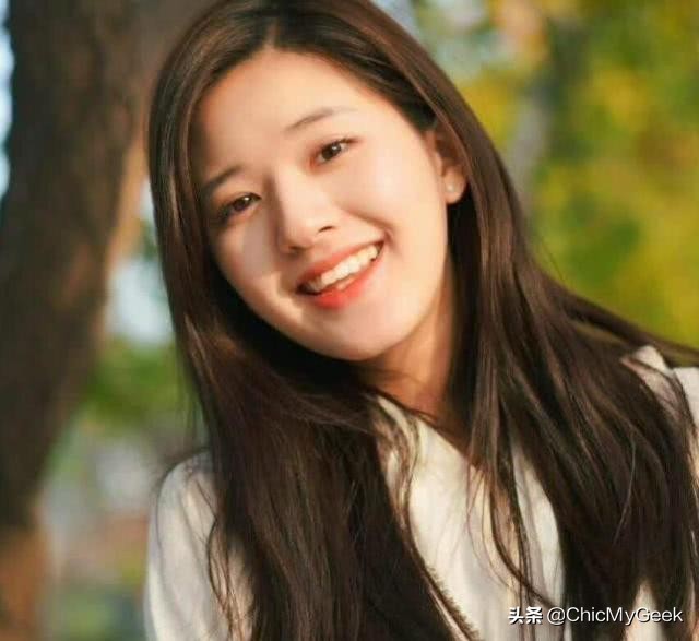 赵露思获封甜剧女王，曾是台湾明道大学校花