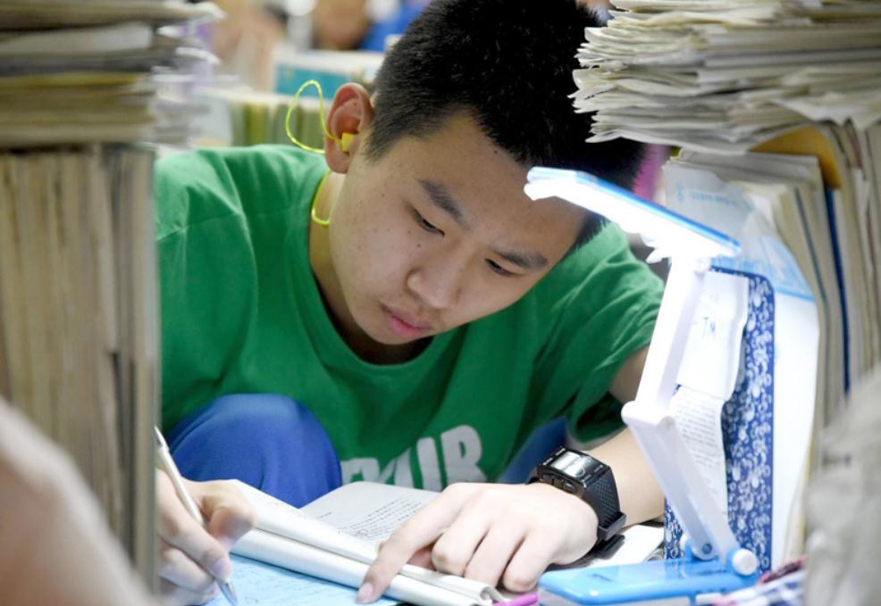 高考强省“苏大强”，今年高考成绩沦为吊车尾？江苏考生有苦难言