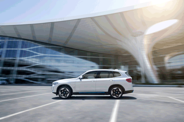 天生“i”动 畅享驾趣极致-创新纯电动BMW iX3商圈之旅圆满结束