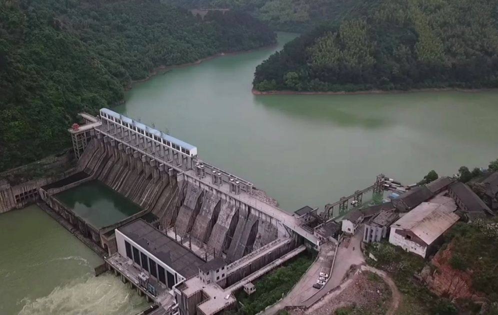 铁山水库铁山水库位于湖南省岳阳市岳阳县境内的新墙河上游,水库大坝