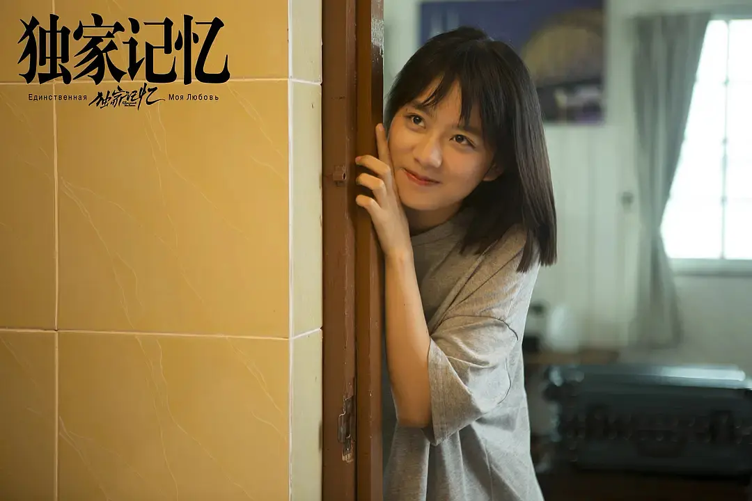 进娱乐圈的10位网红,有人演8部女主不火,有人身份横跨演员歌手