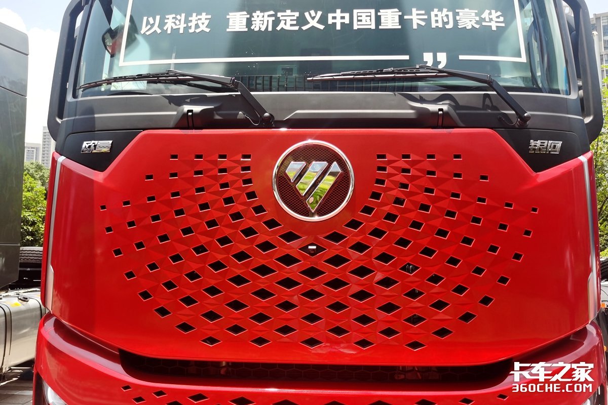 搭载660马力发动机，欧曼银河牵引车这配置算是国产最高了吗？
