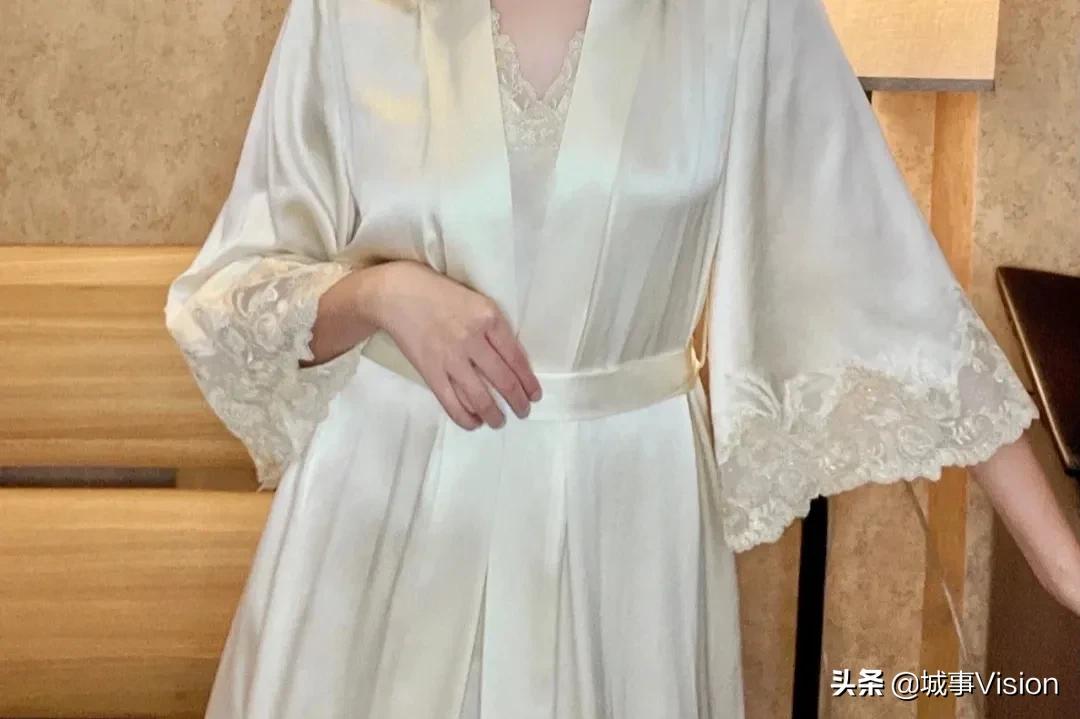 提升幸福感的居家好物、仙氣滿滿的真絲睡袍分享