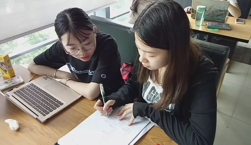 普通家庭供一名大学生，4年要花多少钱？算出来有些“吓人”