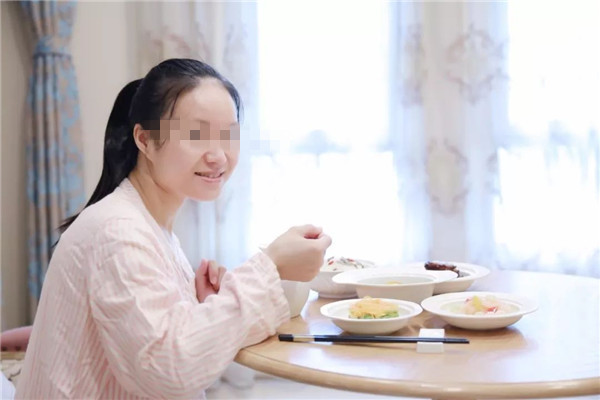 生娃后，出月子就来“大姨妈”和1年以后才来，原因有何不同？