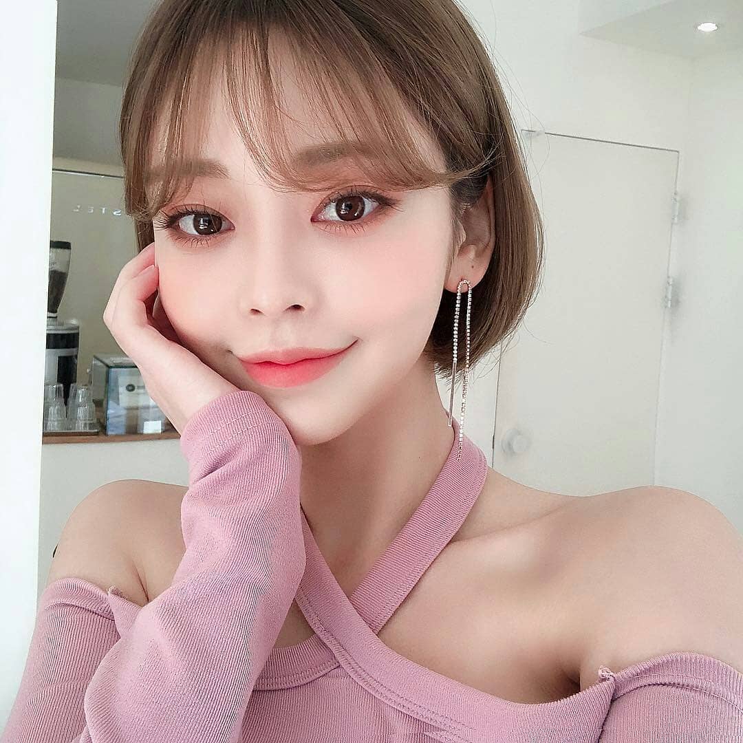 圆脸小个子女生适合短发?六个理由学会选发型,流行不一定适合