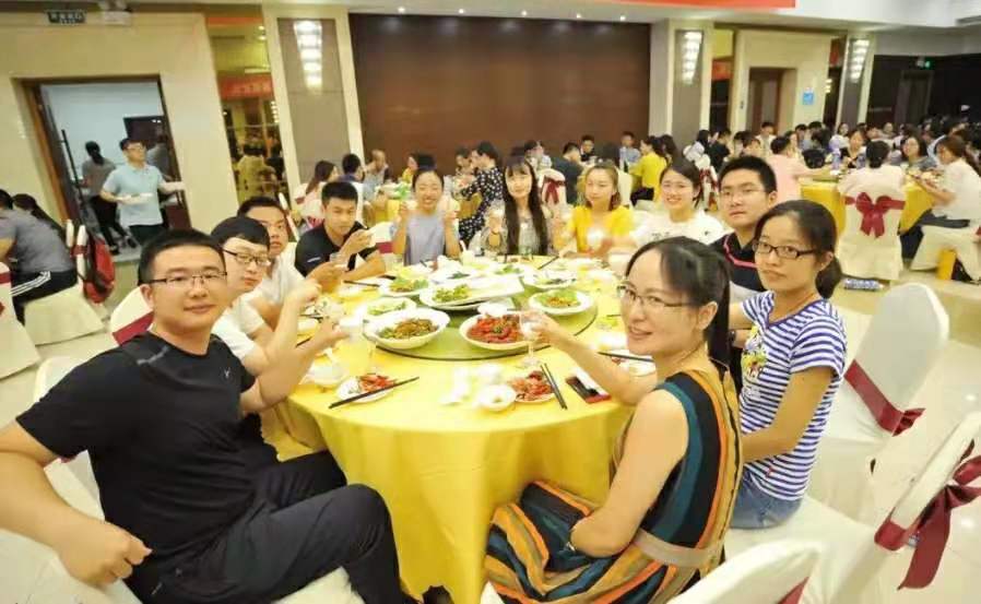 高考成绩只有167分，家长竟然还要办酒席，真够荒唐