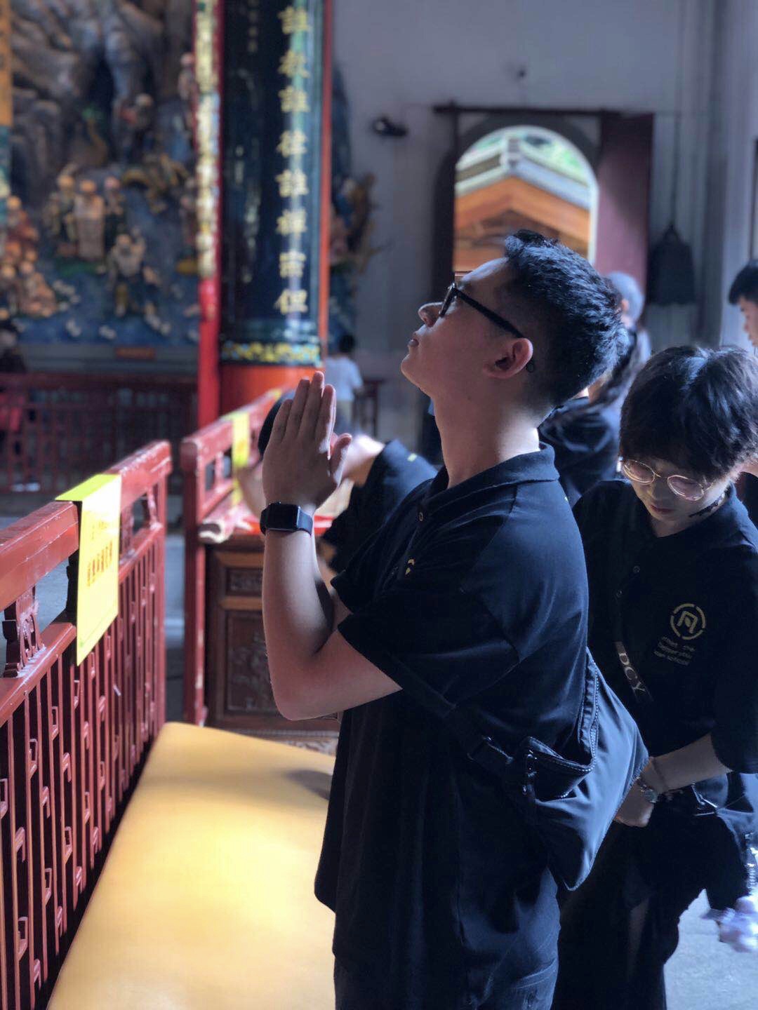 2019高考倒计时12天，数十位老师法喜寺为千名考生祈福